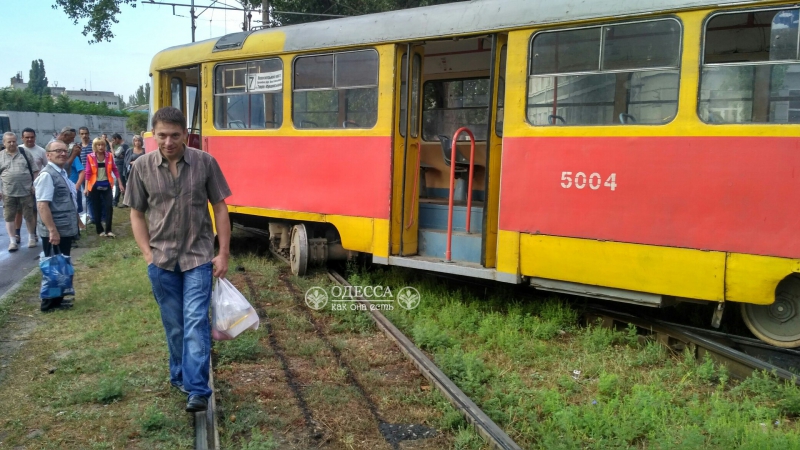 835594-FTg2CF-pw9w