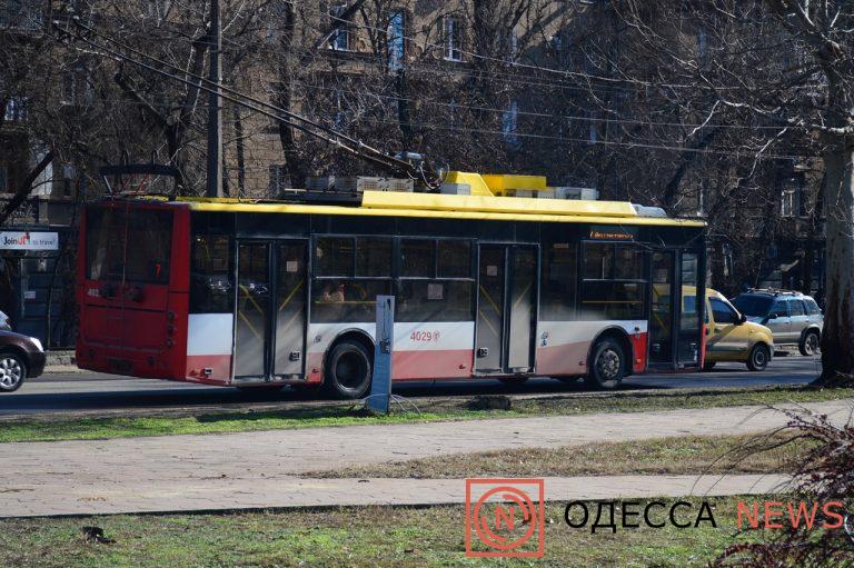 Троллейбус, проспект Шевченко