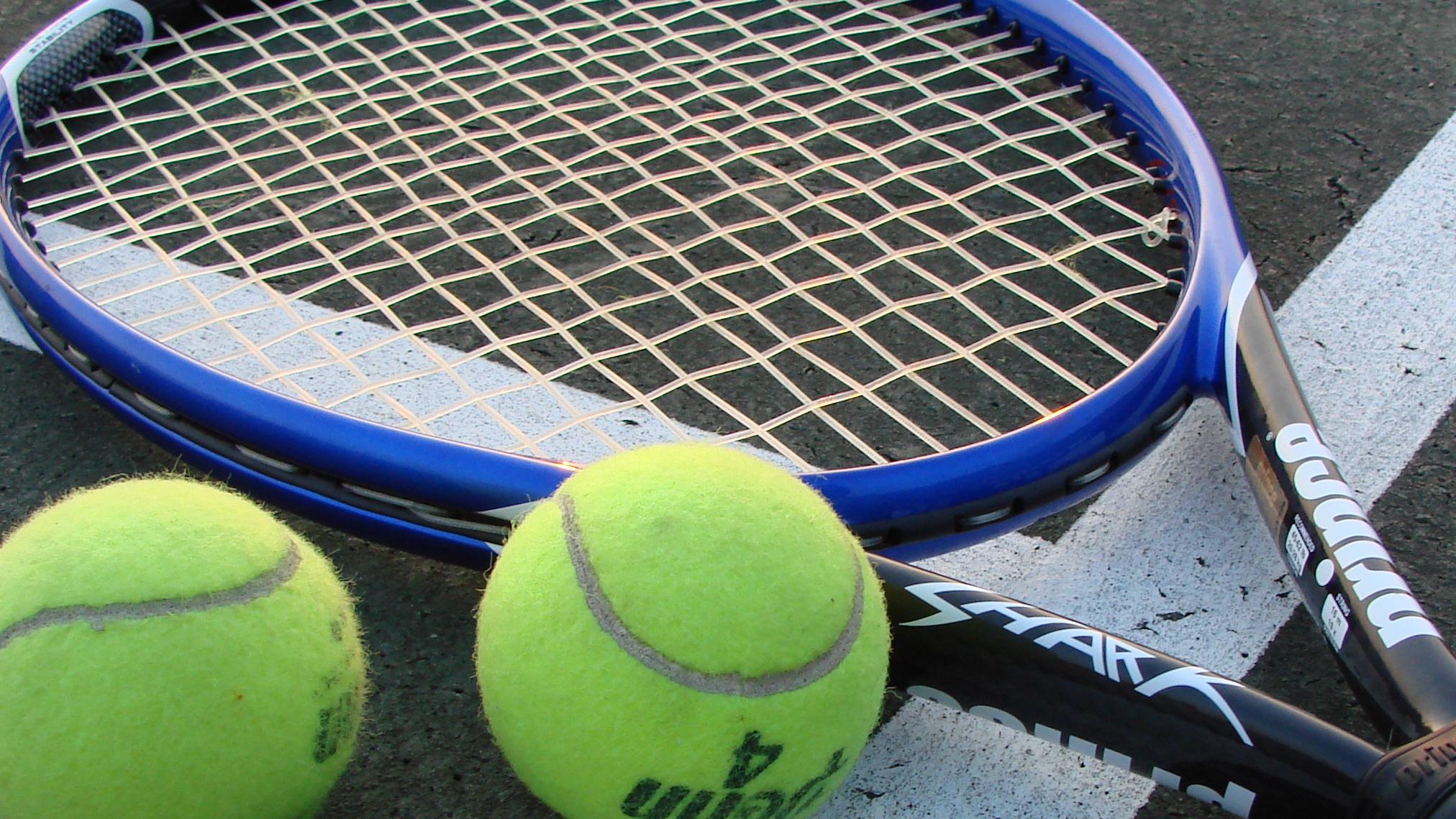 Tennis_Racket_and_Balls-Cropped.jpg