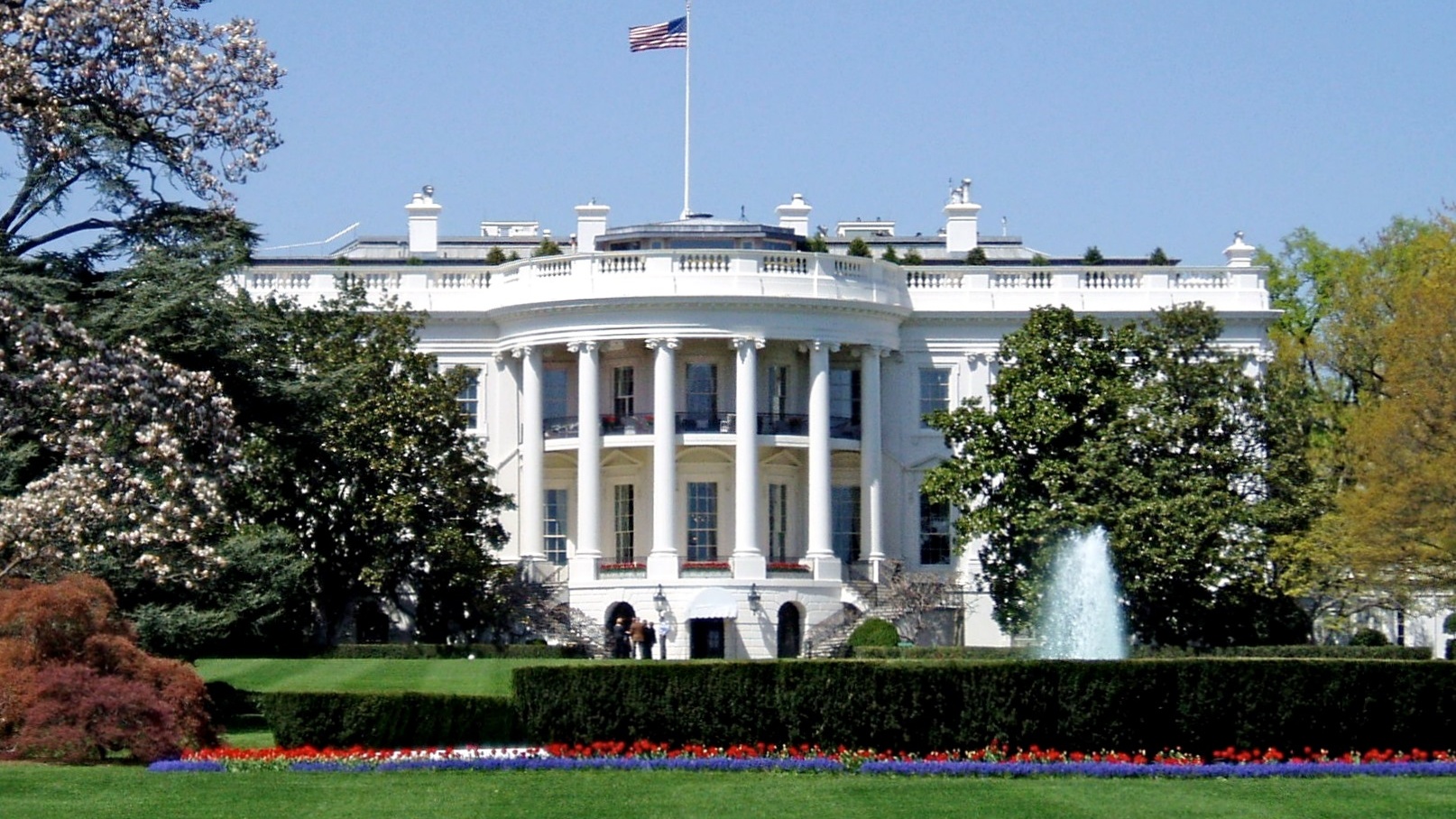 WhiteHouseSouthFacade-Cropped.jpg