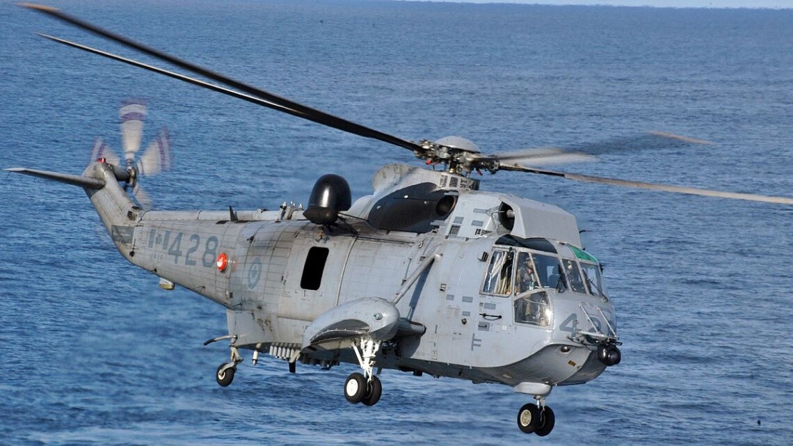 sikorsky-ch-124-sea-king_large-1-Cropped.jpg