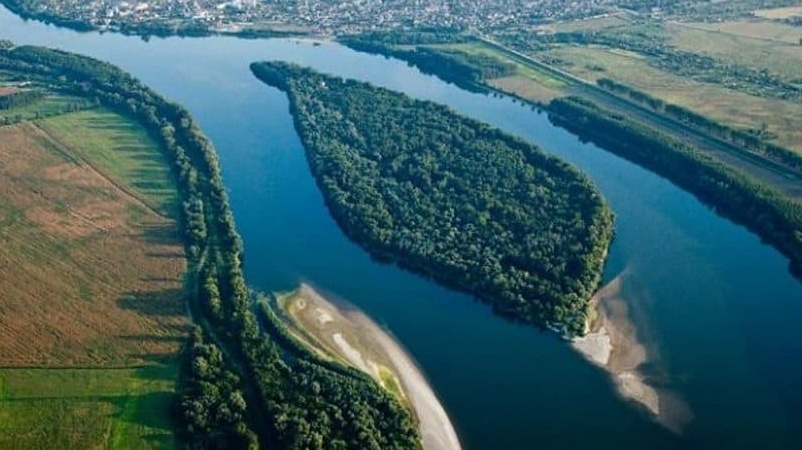reka-Dunaj-v-Odesskoj-oblasti-Cropped.jpg
