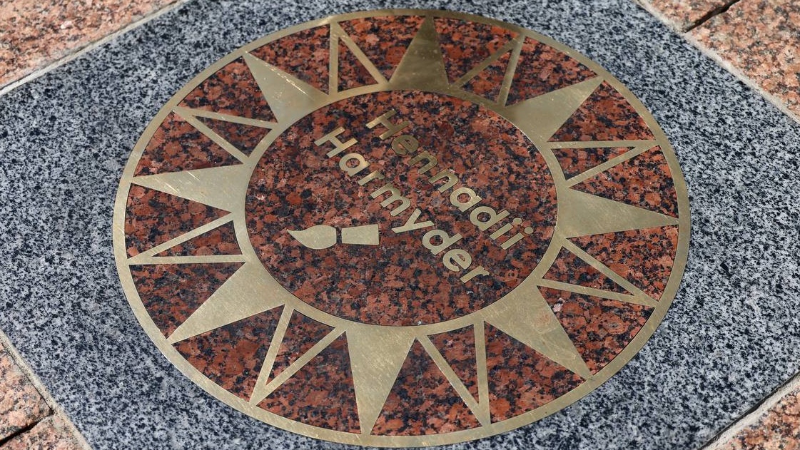 127792-Cropped.jpg