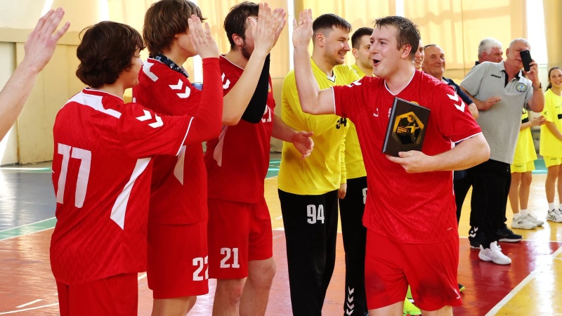 148675-Cropped.jpg