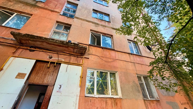 162833-Cropped.jpg
