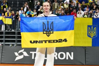 elina-svitolina-signed-flag-main_1600x-Cropped.jpg